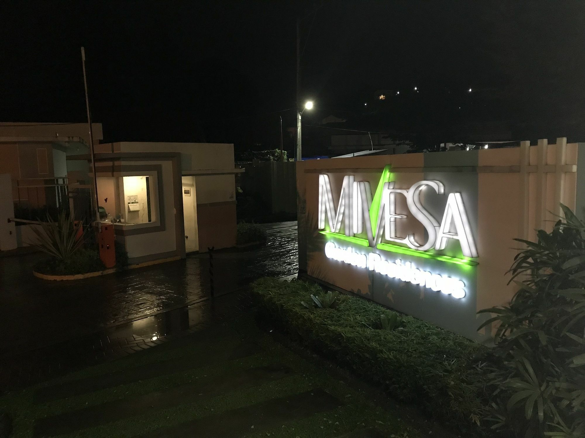 Mivesa Garden Residences By Cec Cebu Exteriör bild